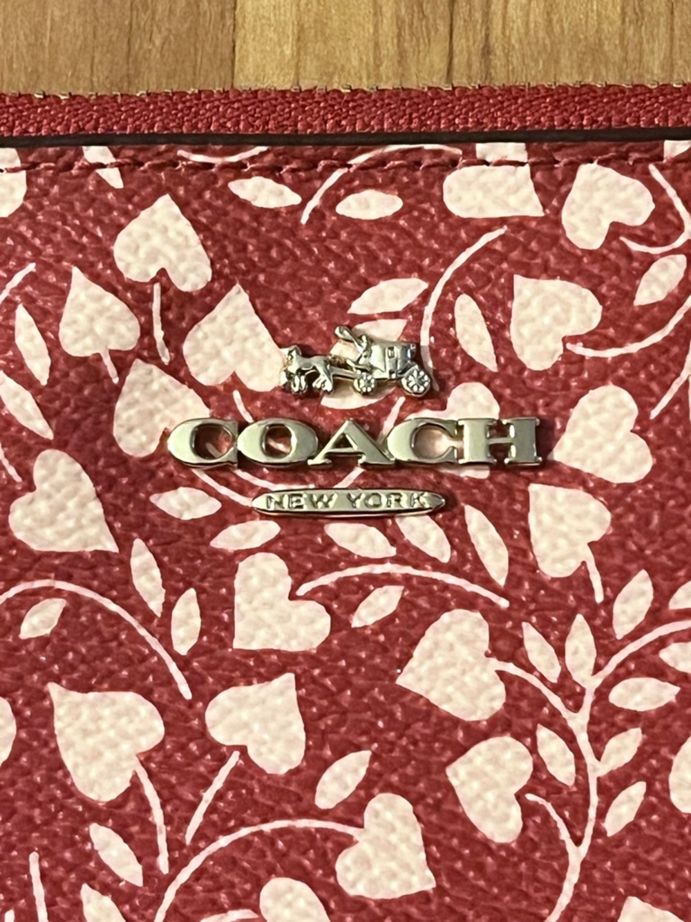 Coach Limited Edition Valentine’s Day Red and White Floral Wristlet - Picture 8 of 10